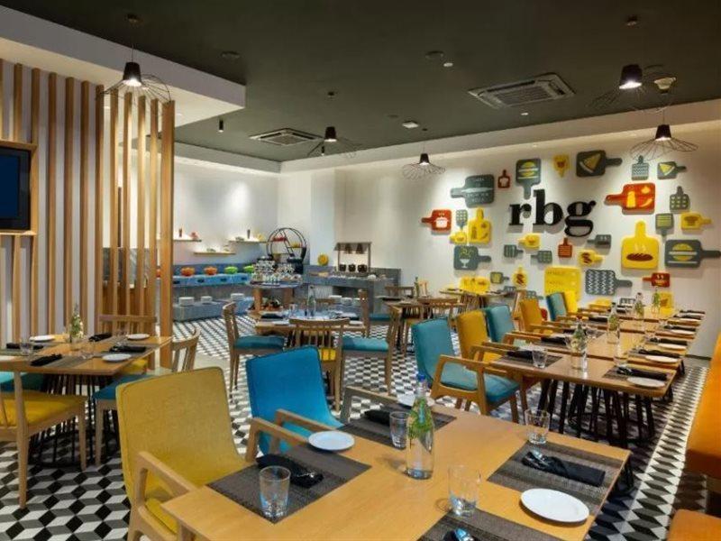 Park Inn By Radisson Gwalior Extérieur photo