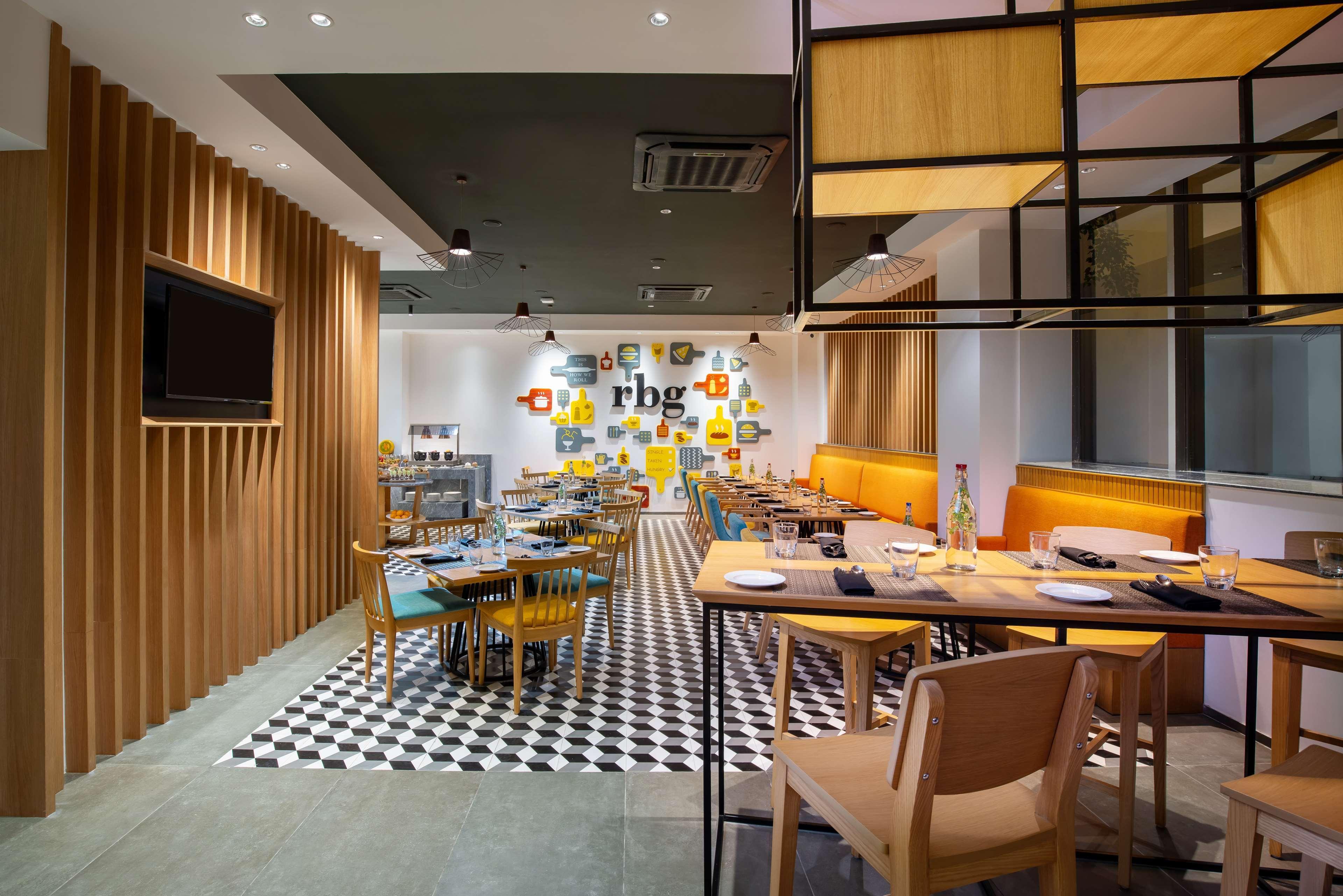 Park Inn By Radisson Gwalior Extérieur photo