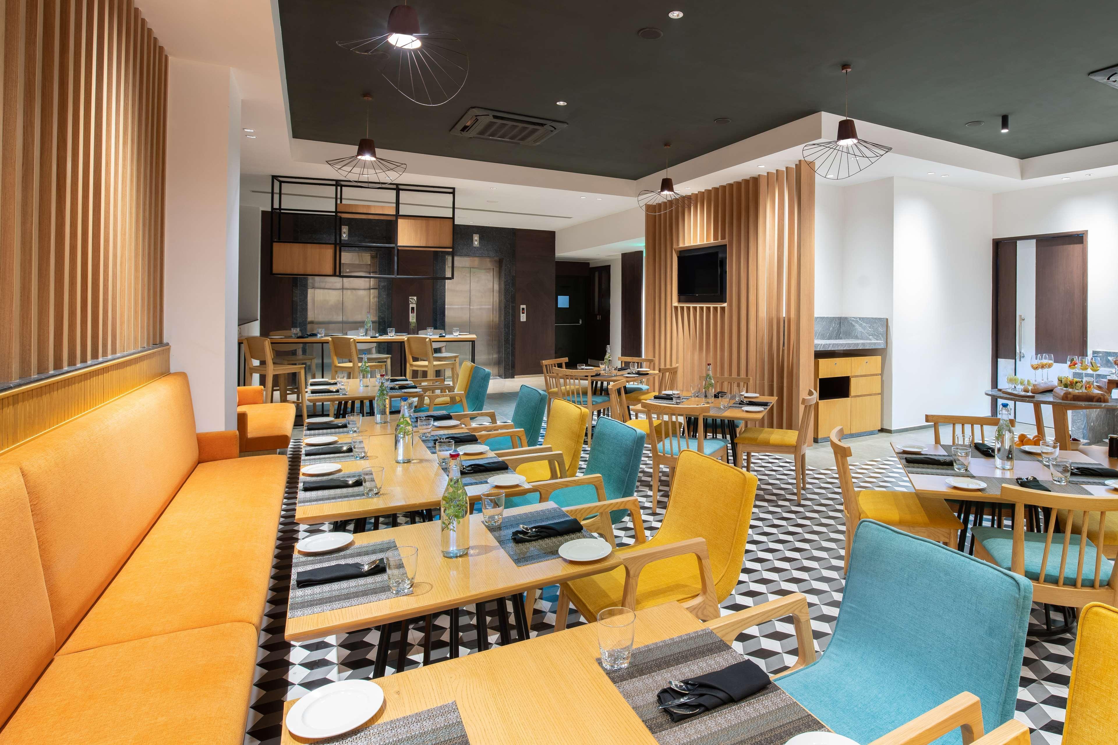 Park Inn By Radisson Gwalior Extérieur photo
