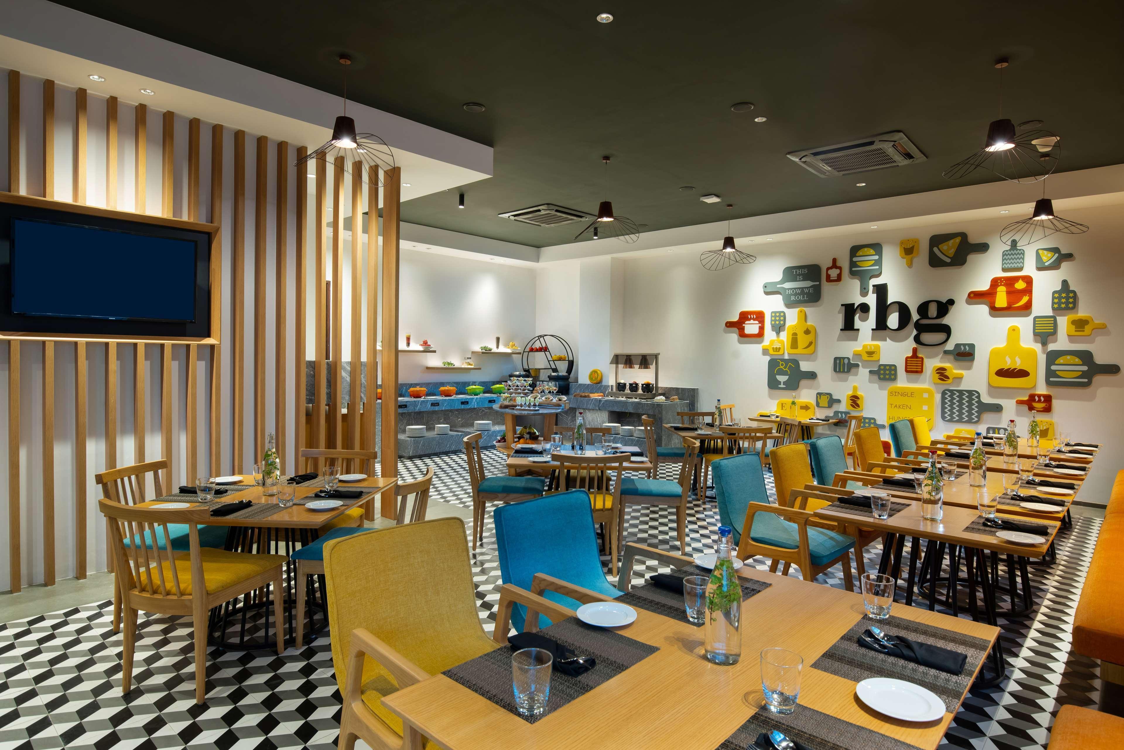 Park Inn By Radisson Gwalior Extérieur photo